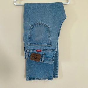 VINTAGE WRANGLER DISTRESSED JEAN